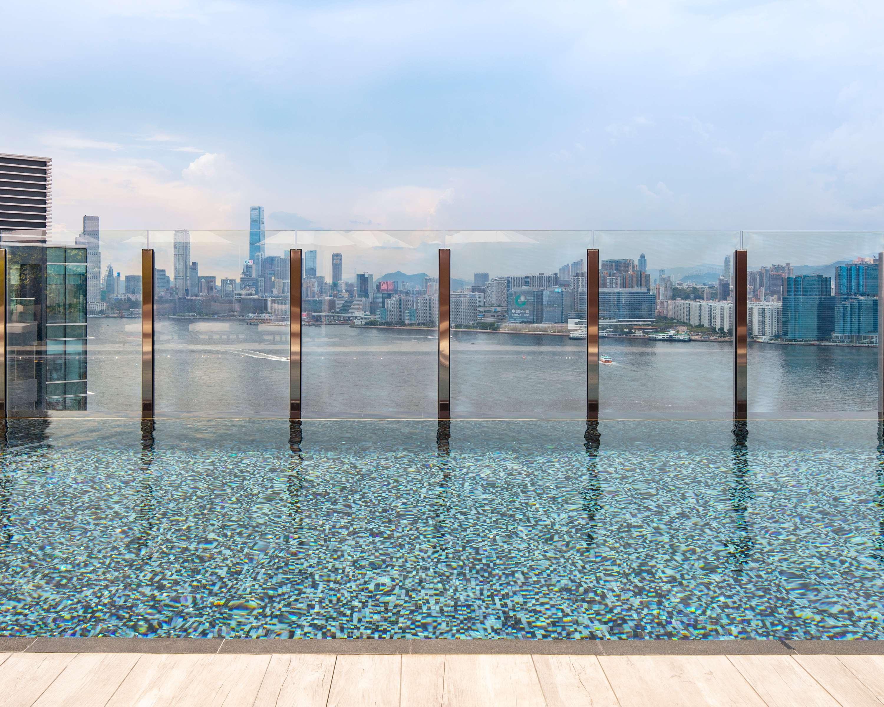 Отель Hyatt Centric Victoria Harbour Гонконг Экстерьер фото