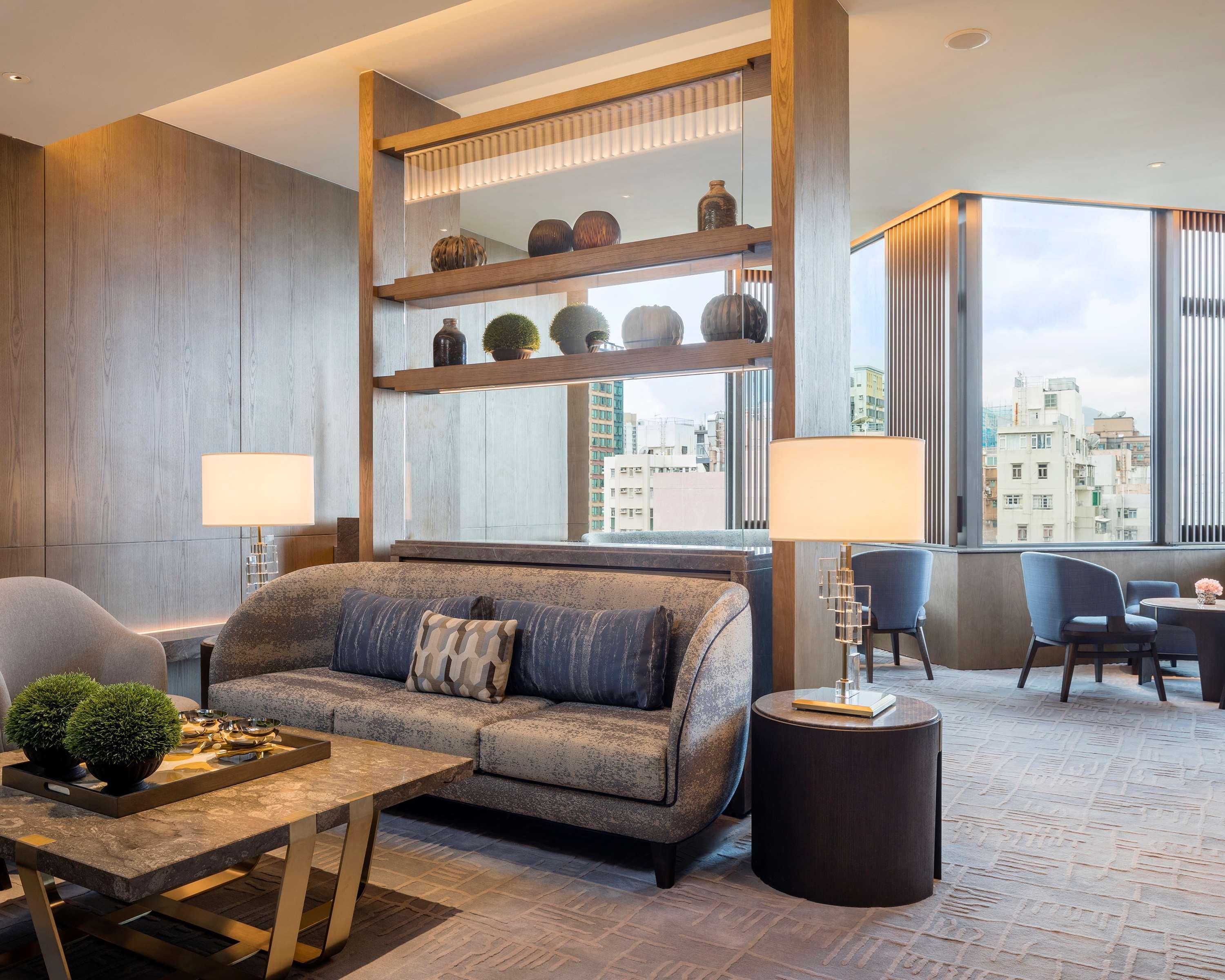 Отель Hyatt Centric Victoria Harbour Гонконг Экстерьер фото