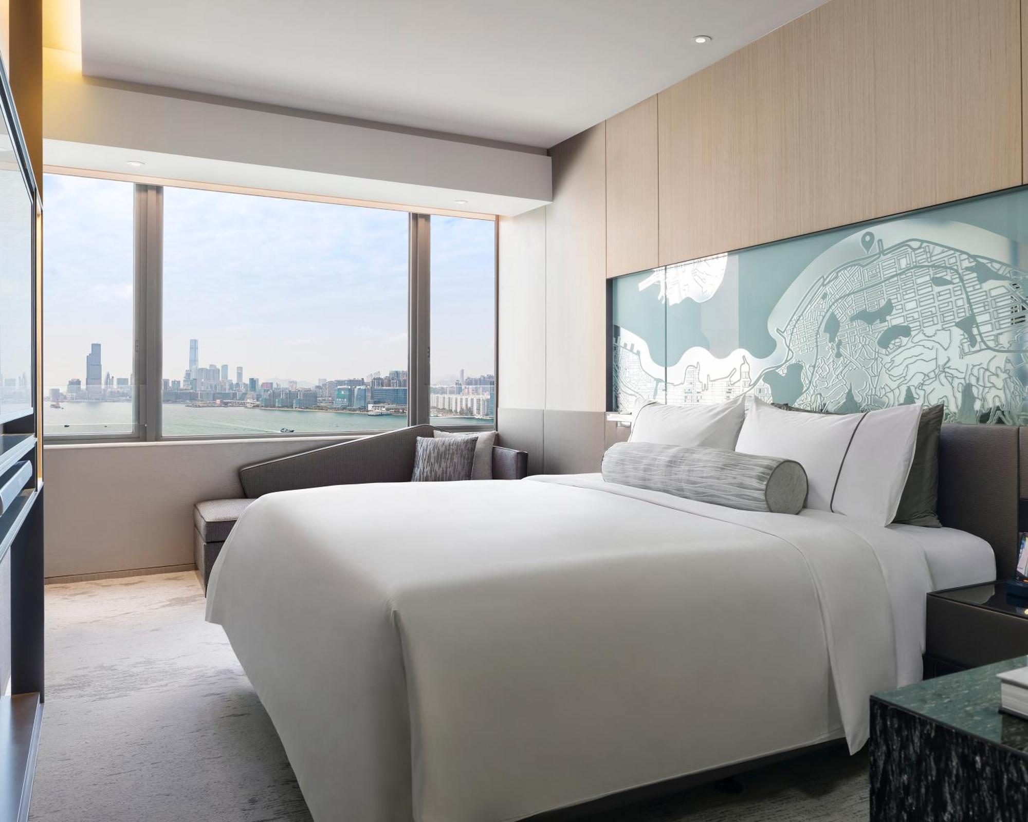 Отель Hyatt Centric Victoria Harbour Гонконг Экстерьер фото