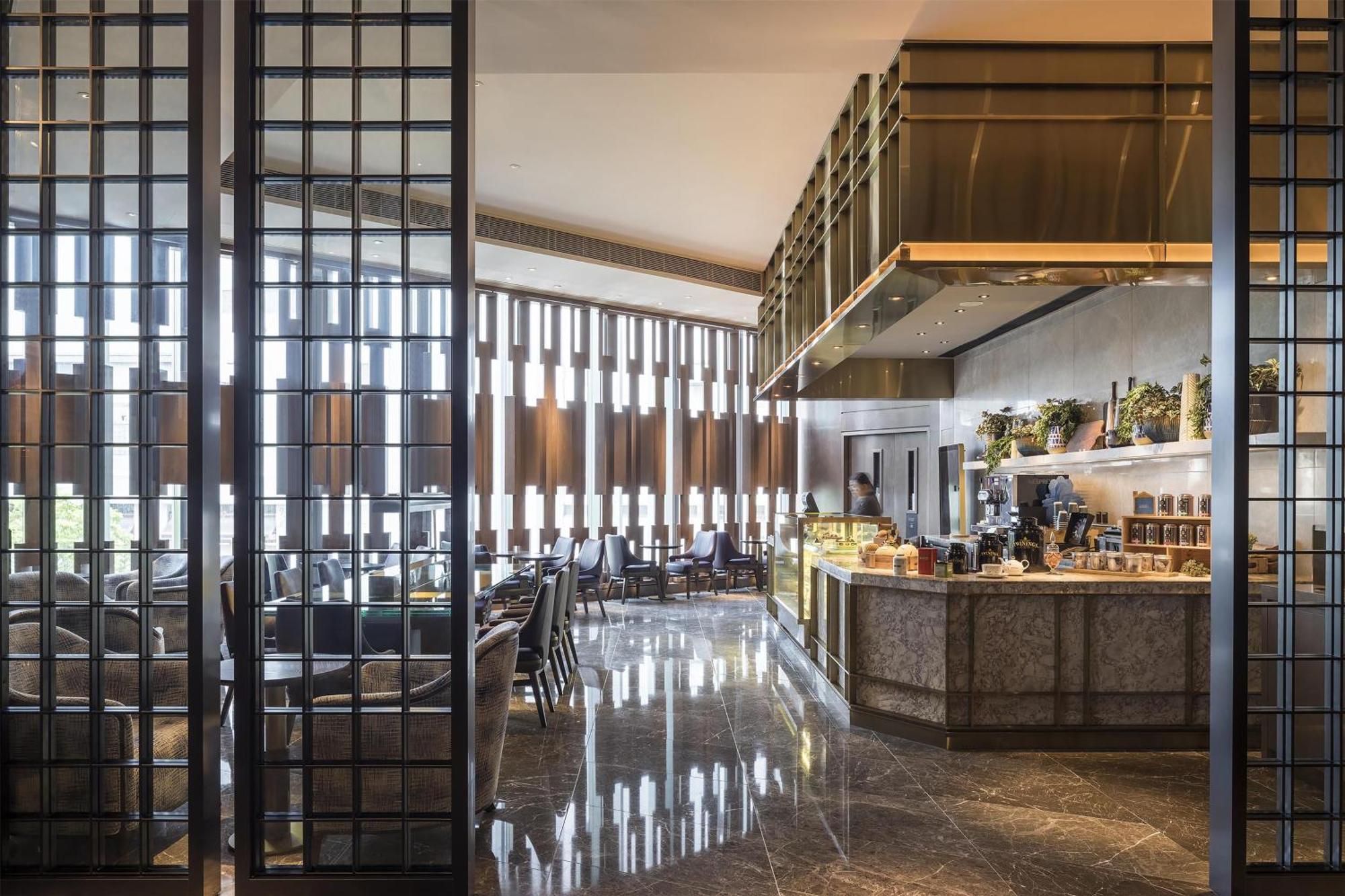 Отель Hyatt Centric Victoria Harbour Гонконг Экстерьер фото