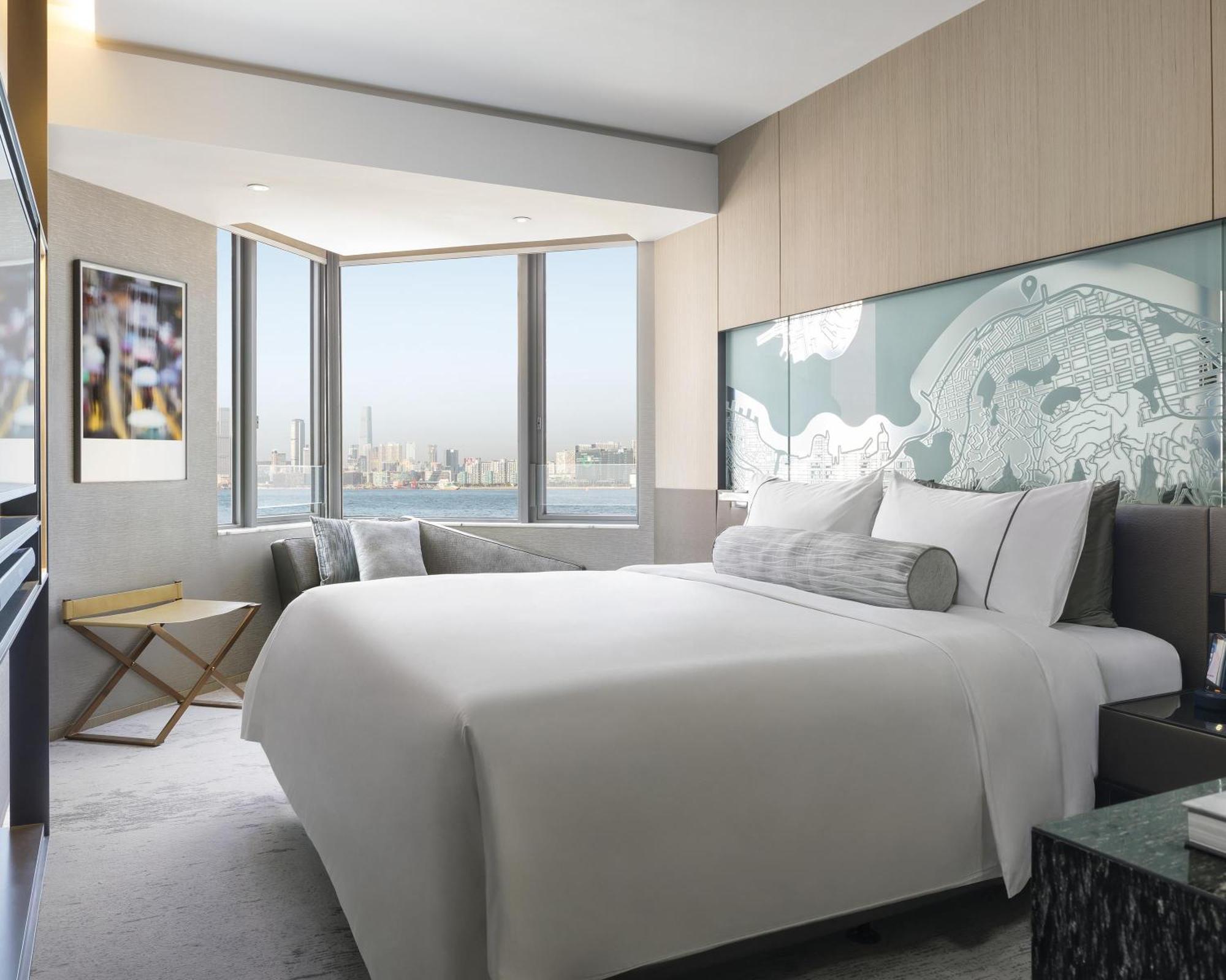 Отель Hyatt Centric Victoria Harbour Гонконг Экстерьер фото