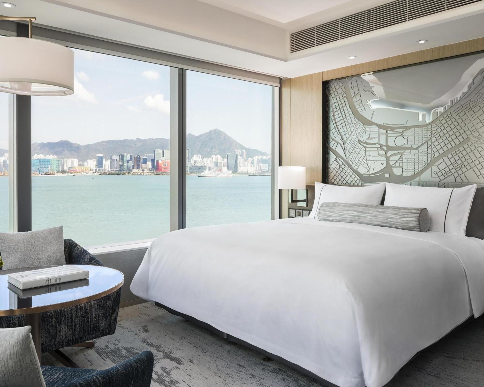Отель Hyatt Centric Victoria Harbour Гонконг Экстерьер фото