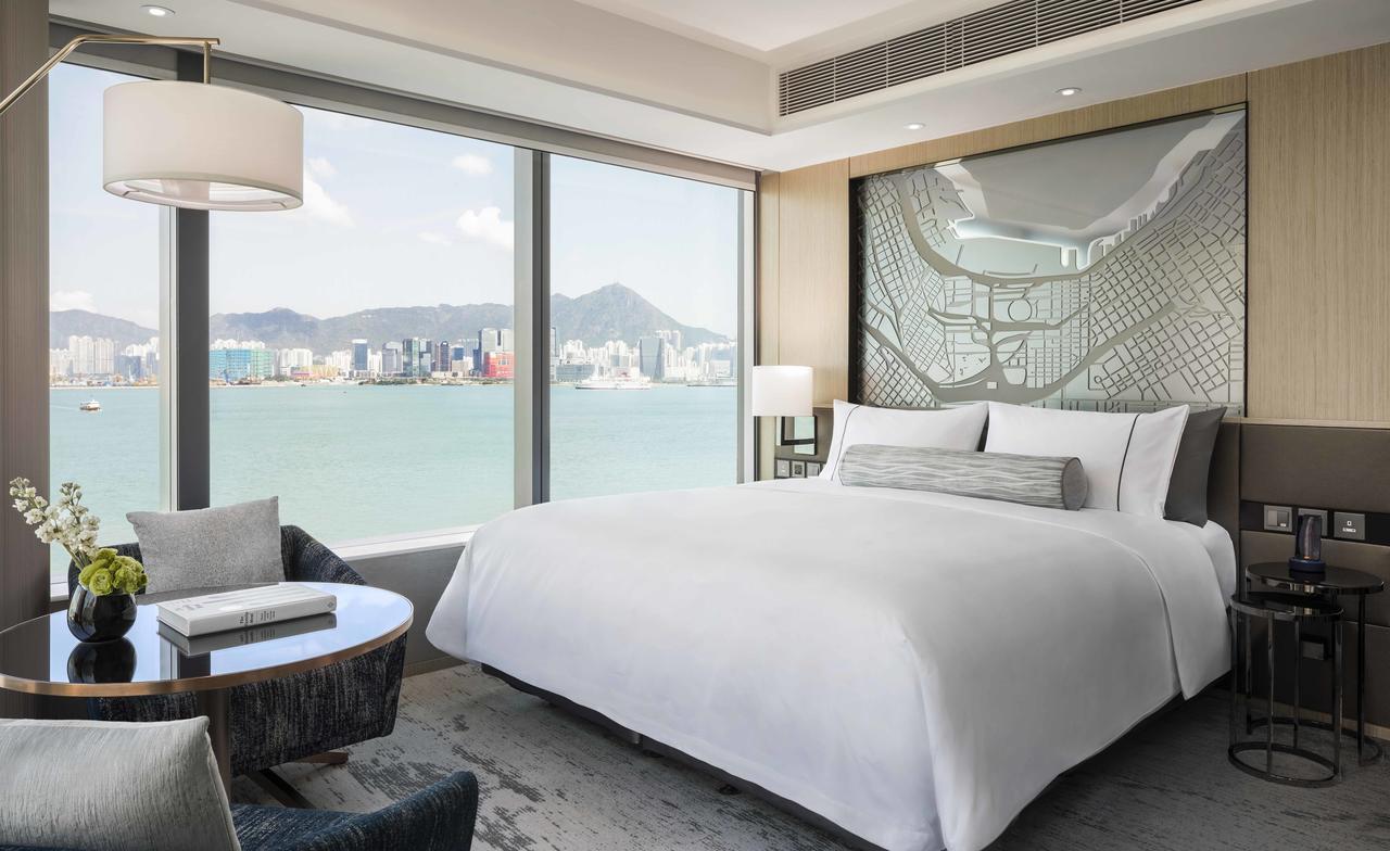 Отель Hyatt Centric Victoria Harbour Гонконг Экстерьер фото