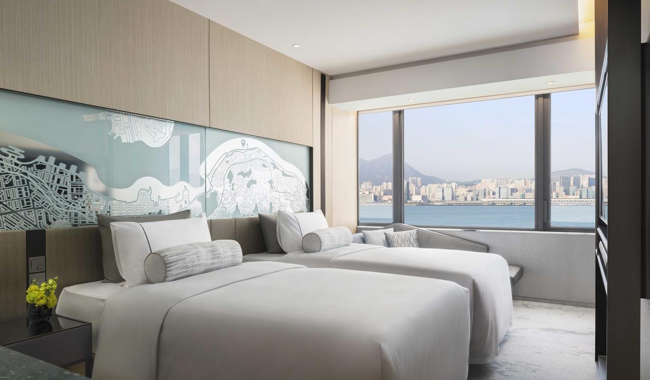 Отель Hyatt Centric Victoria Harbour Гонконг Экстерьер фото